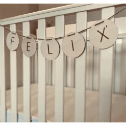 Little Pippa Girlande Mit Name Aus Holz -Dekoration Geschaft little pippa girlande mit name aus holz3