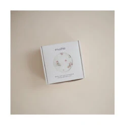 Mushie Organic Swaddle Pink Flowers -Dekoration Geschaft mushie organic swaddle pink flowers