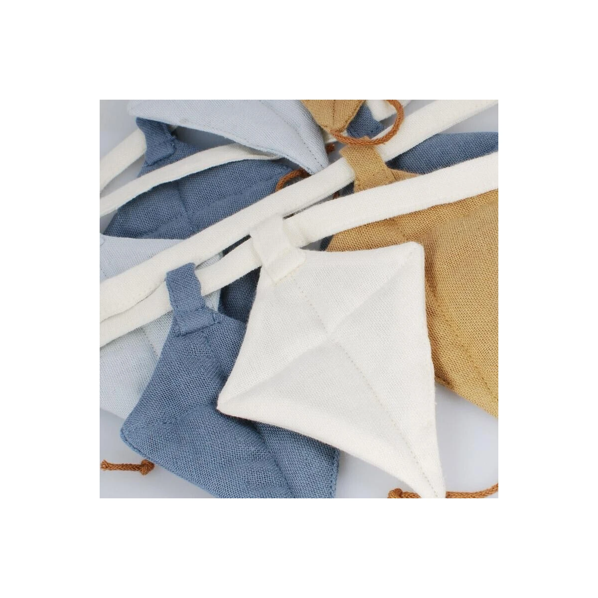 SAGA Copenhagen Wimpelkette Drachen 4 SAGA Copenhagen Wimpelkette Drachen – Bild 2